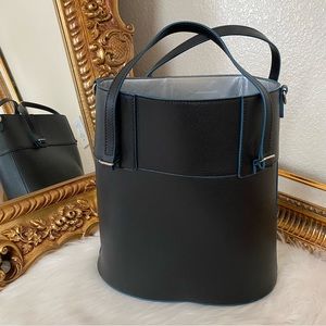 Armadio Made In Italy Bucket Leather Tote